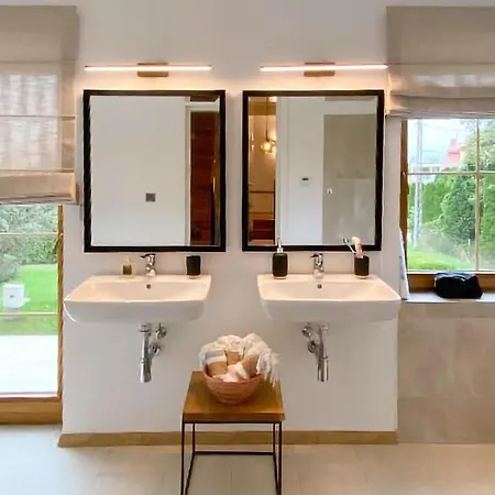 Beautiful In With 5 Bedrooms *