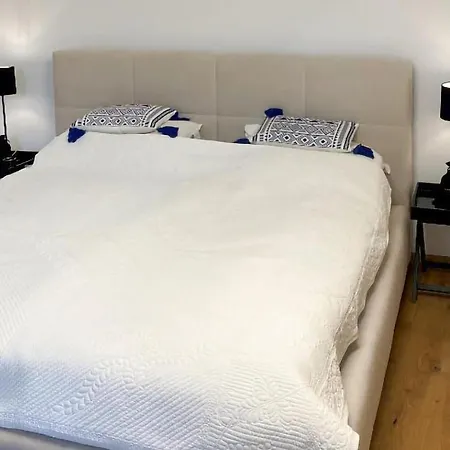 Beautiful In With 5 Bedrooms *