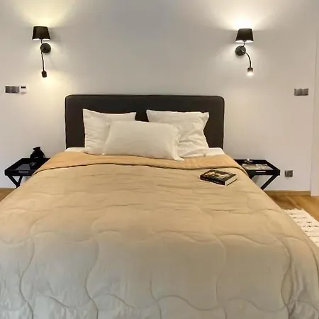 Beautiful In With 5 Bedrooms Podamirowo